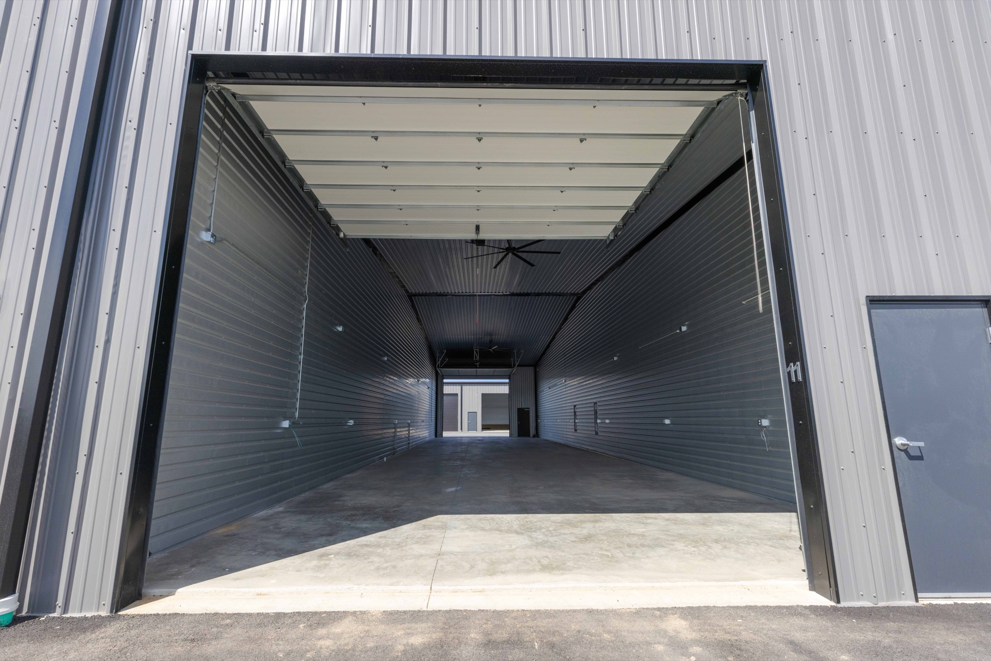 25' × 50' garage condo unit